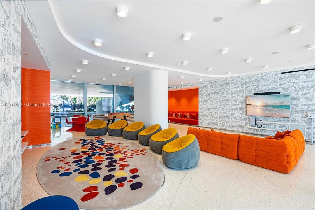 For Sale: $3,390,000 (2 beds, 2 baths, 2065 Square Feet)