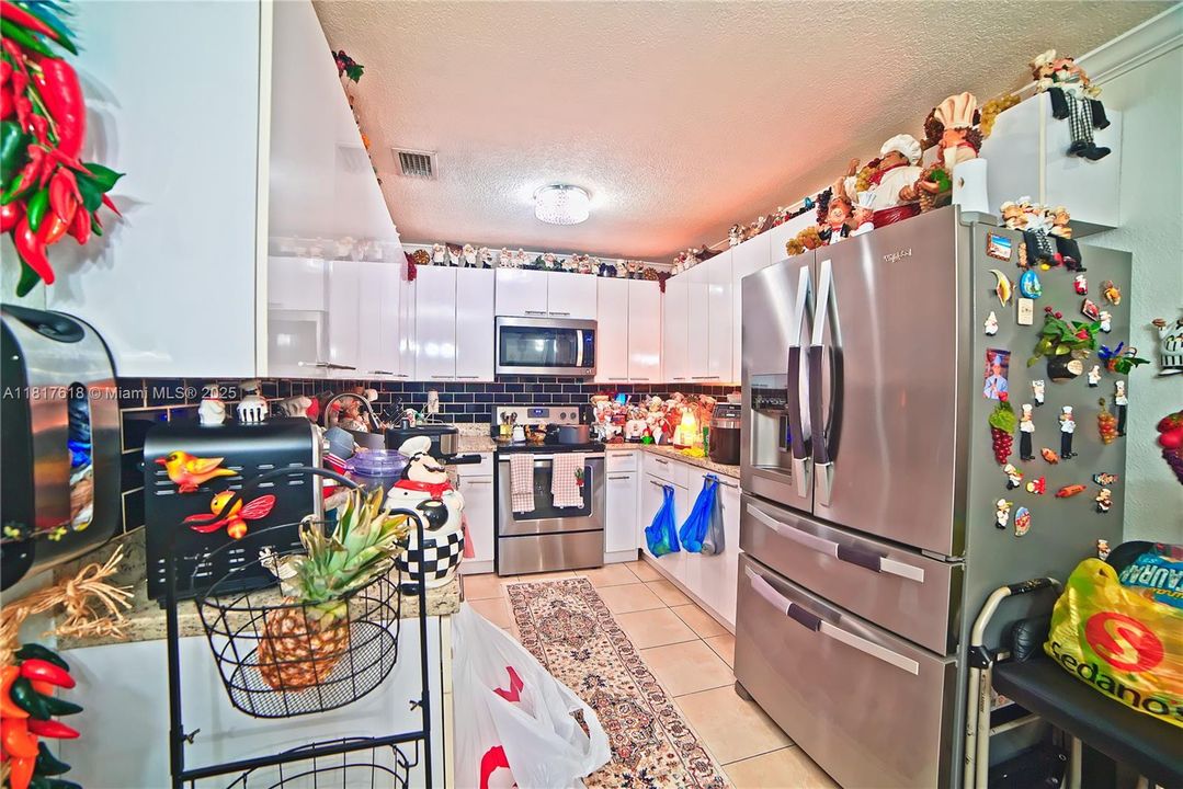 For Sale: $610,000 (4 beds, 2 baths, 1651 Square Feet)