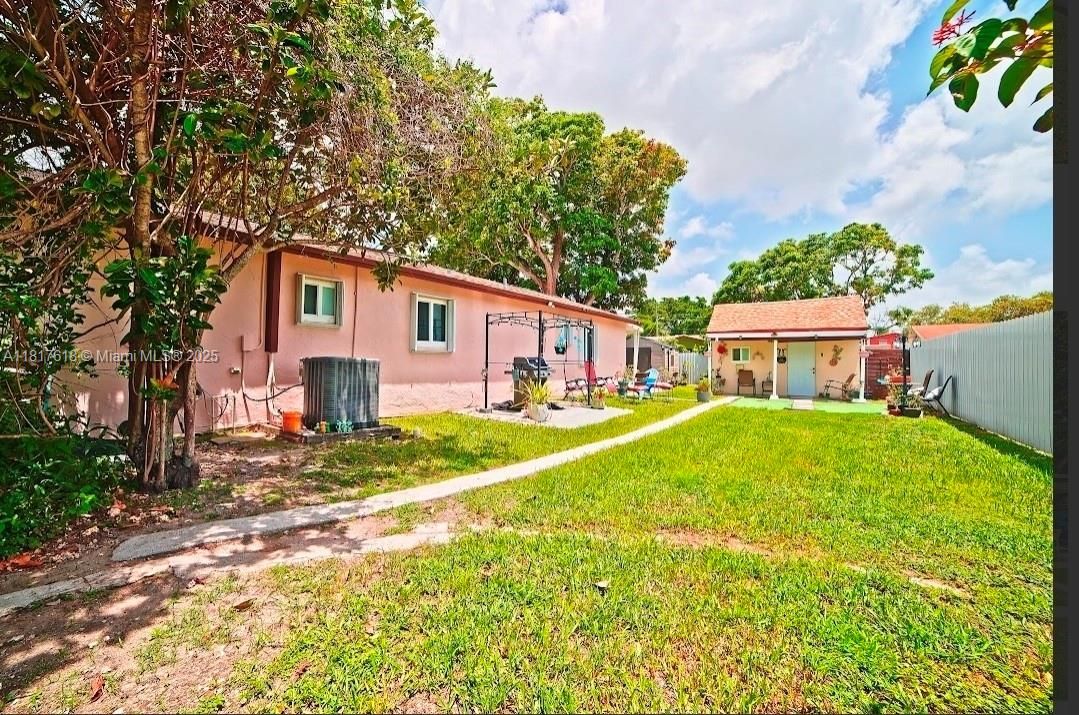 For Sale: $610,000 (4 beds, 2 baths, 1651 Square Feet)