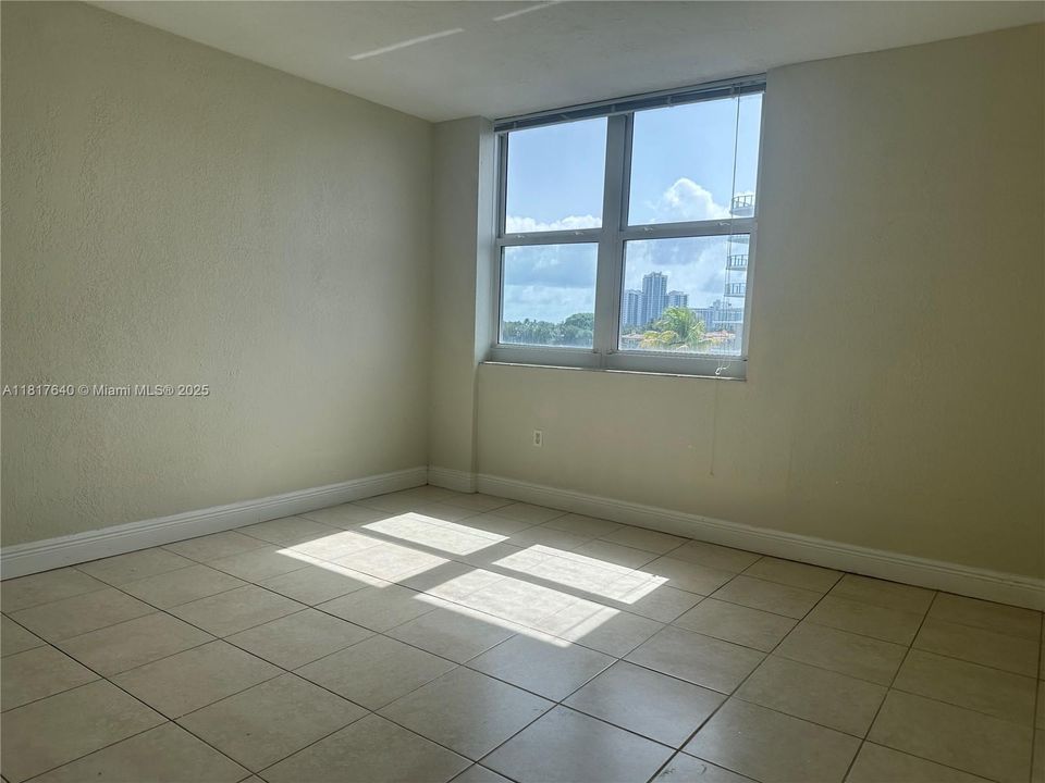 最近售出: $425,000 (1 贝兹, 1 浴室, 950 平方英尺)