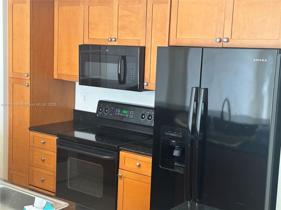 最近售出: $425,000 (1 贝兹, 1 浴室, 950 平方英尺)