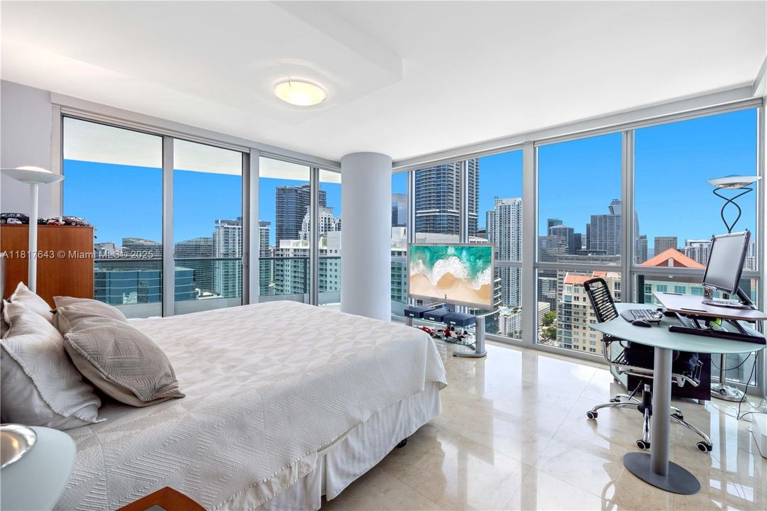 Recently Sold: $3,659,000 (4 beds, 4 baths, 3415 Square Feet)