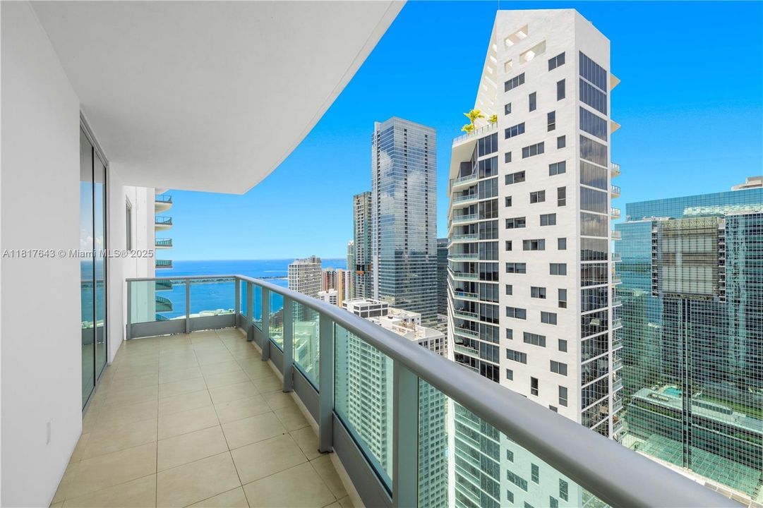 Recently Sold: $3,659,000 (4 beds, 4 baths, 3415 Square Feet)