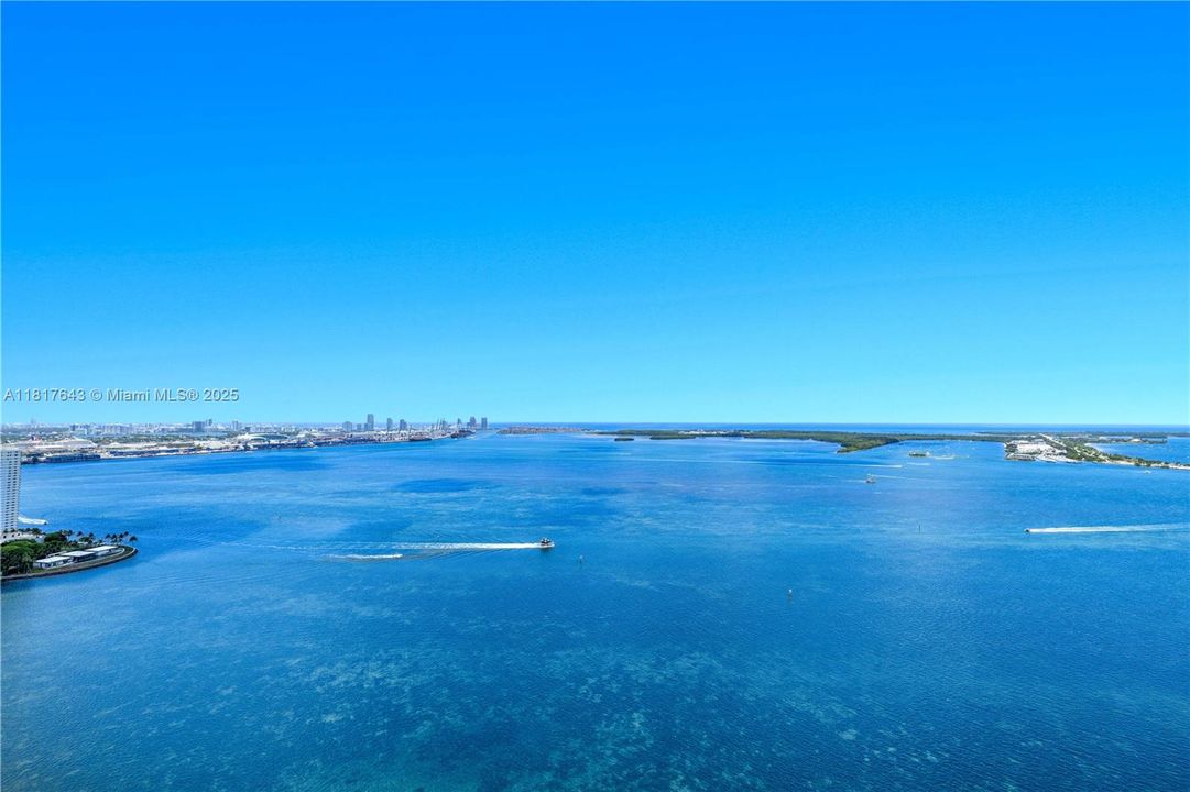 Recently Sold: $3,659,000 (4 beds, 4 baths, 3415 Square Feet)