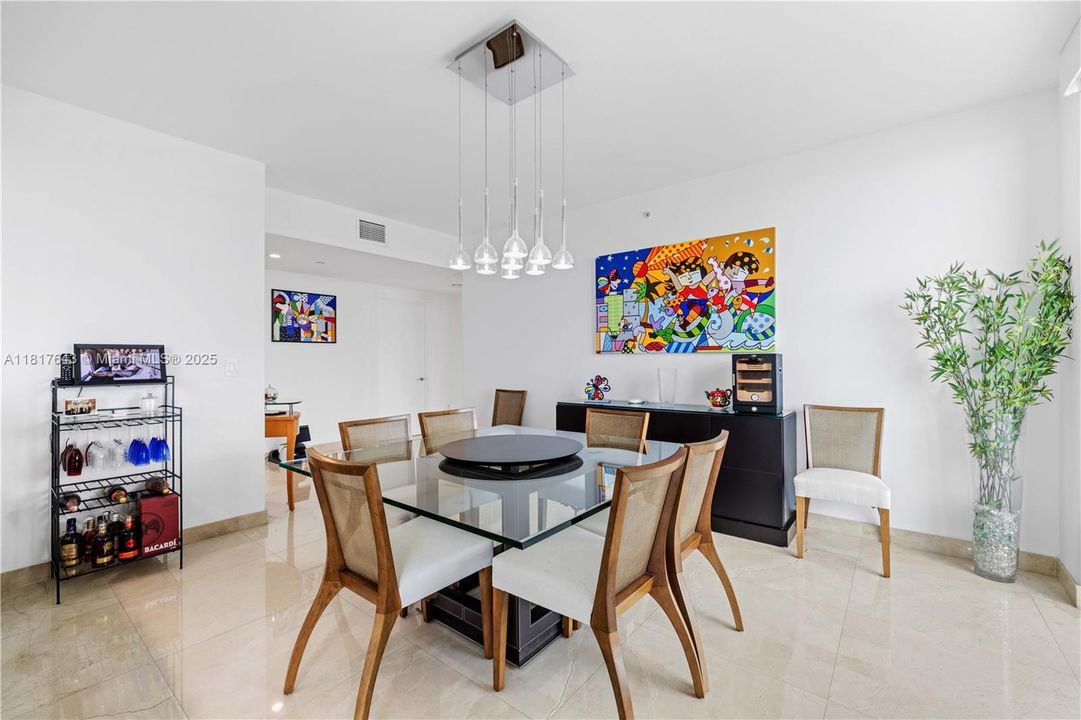 Recently Sold: $3,659,000 (4 beds, 4 baths, 3415 Square Feet)