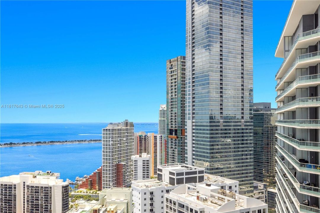 Recently Sold: $3,659,000 (4 beds, 4 baths, 3415 Square Feet)