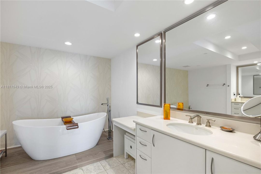 Recently Sold: $3,659,000 (4 beds, 4 baths, 3415 Square Feet)