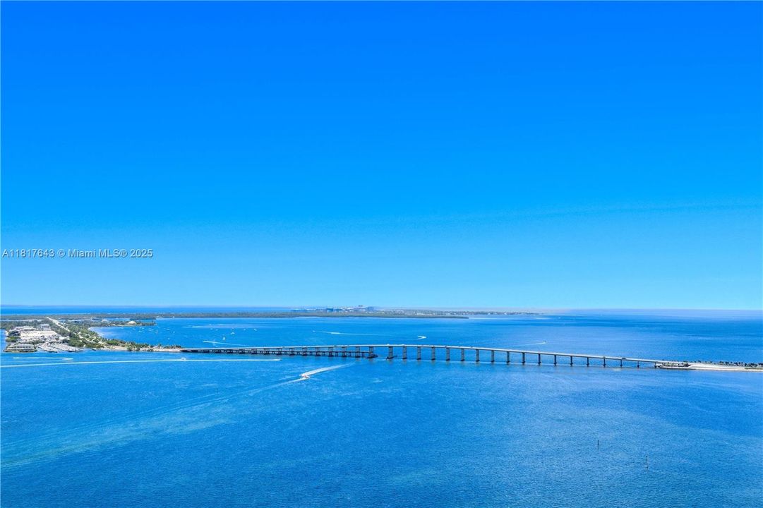 Recently Sold: $3,659,000 (4 beds, 4 baths, 3415 Square Feet)