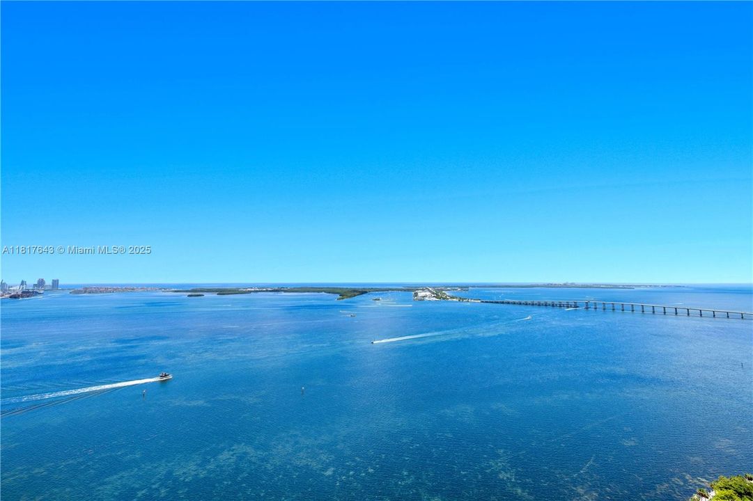 Recently Sold: $3,659,000 (4 beds, 4 baths, 3415 Square Feet)