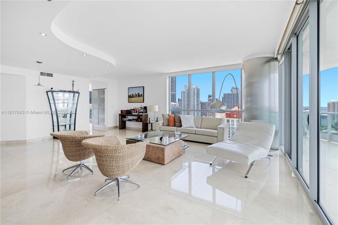 Recently Sold: $3,659,000 (4 beds, 4 baths, 3415 Square Feet)