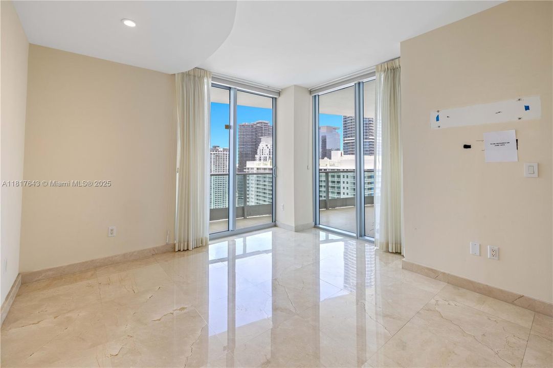 Recently Sold: $3,659,000 (4 beds, 4 baths, 3415 Square Feet)