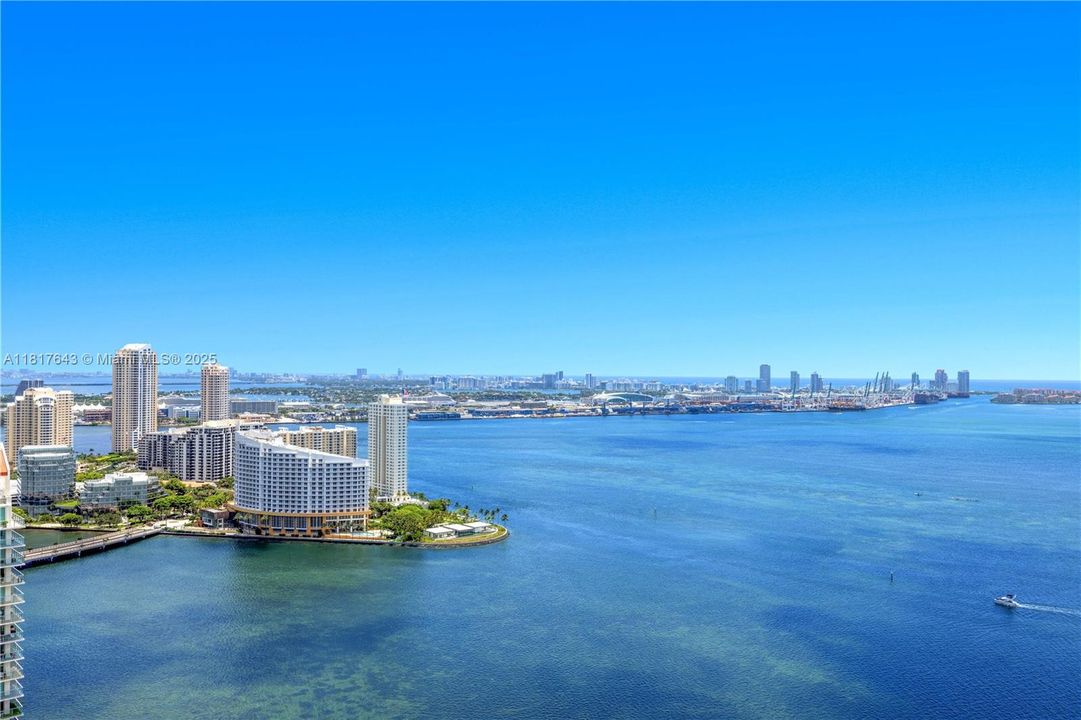 Recently Sold: $3,659,000 (4 beds, 4 baths, 3415 Square Feet)