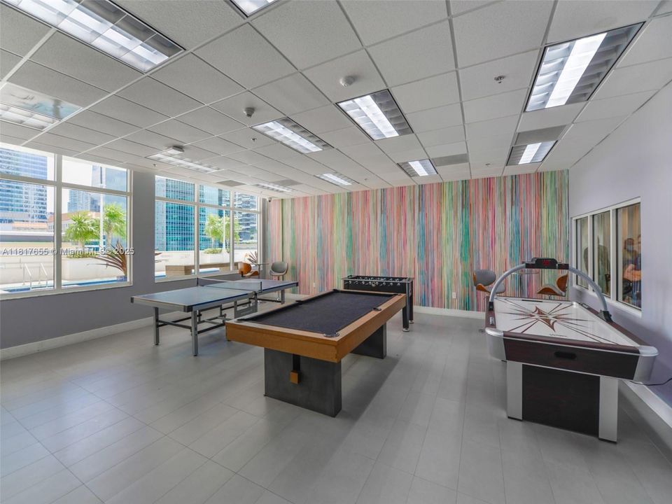 Недавно продано: $475,000 (1 спален, 1 ванн, 818 Квадратных фут)