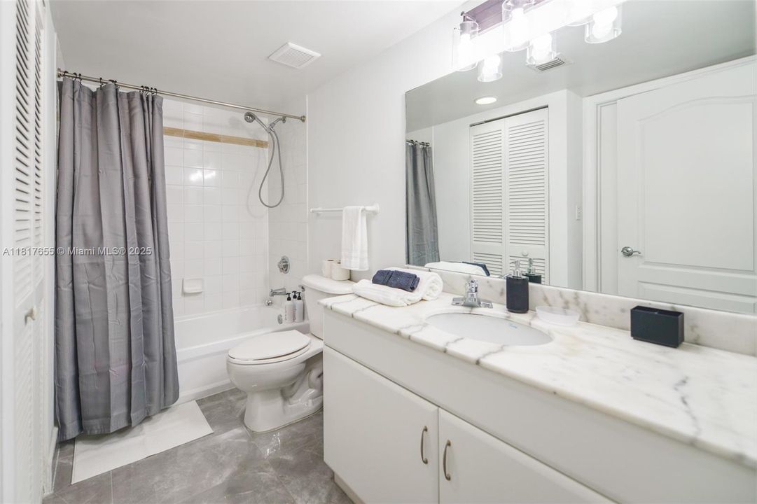 Недавно продано: $475,000 (1 спален, 1 ванн, 818 Квадратных фут)