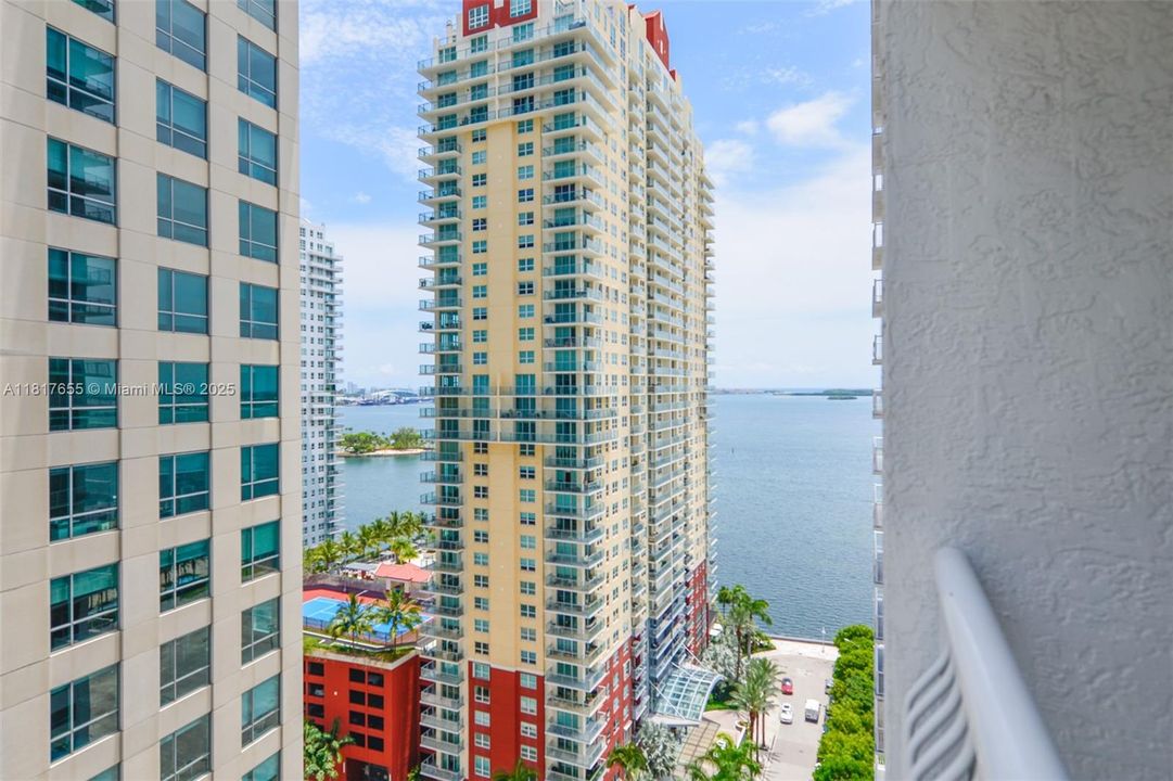 Недавно продано: $475,000 (1 спален, 1 ванн, 818 Квадратных фут)