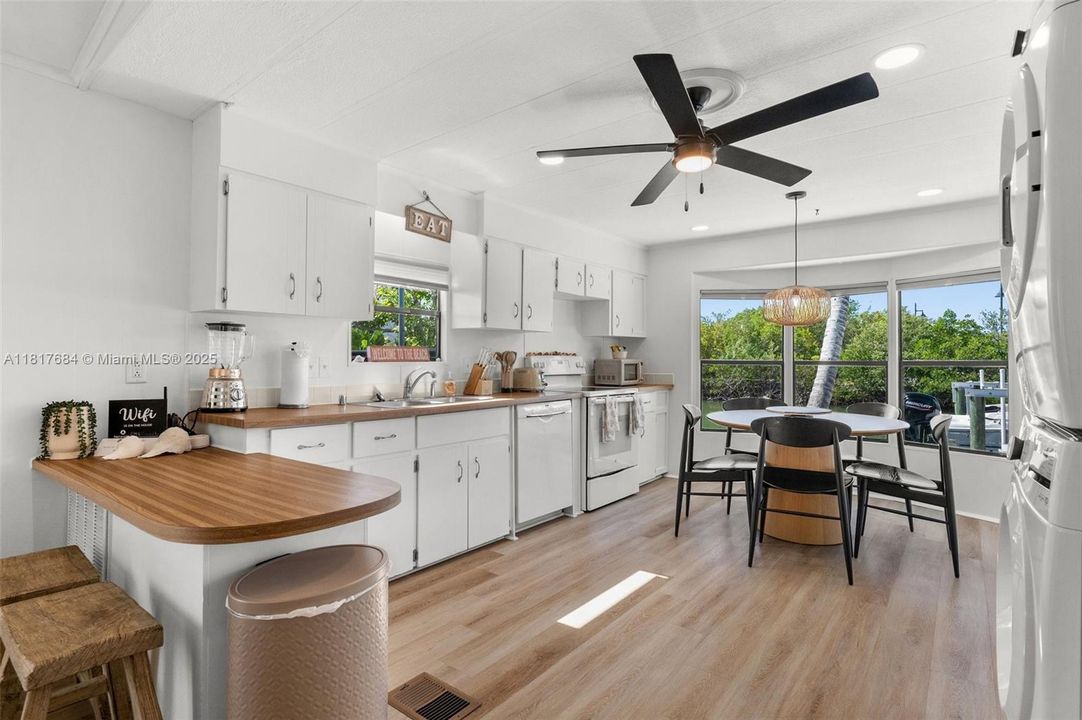 For Sale: $580,000 (2 beds, 1 baths, 0 Square Feet)