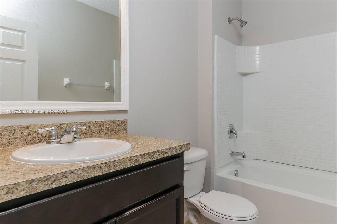 Recientemente alquilado: $2,425 (4 camas, 2 baños, 1960 Pies cuadrados)