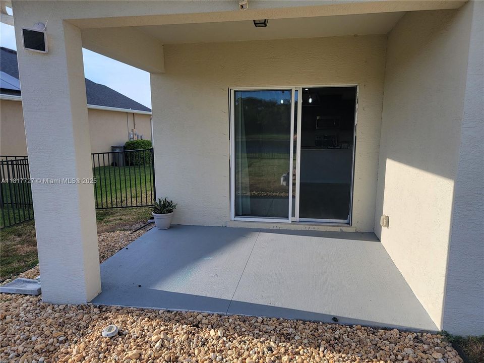 Recently Rented: $2,550 (4 beds, 2 baths, 1846 Square Feet)