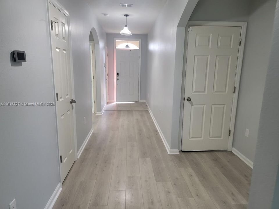 Recently Rented: $2,550 (4 beds, 2 baths, 1846 Square Feet)