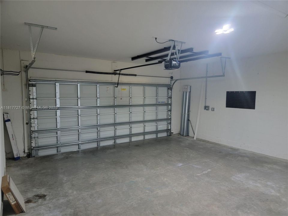 Recently Rented: $2,550 (4 beds, 2 baths, 1846 Square Feet)