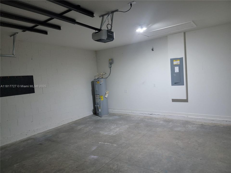 Recently Rented: $2,550 (4 beds, 2 baths, 1846 Square Feet)