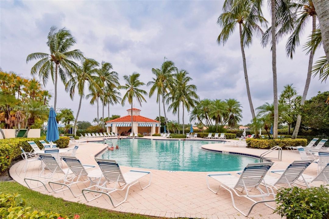 Recently Sold: $849,000 (3 beds, 2 baths, 2199 Square Feet)