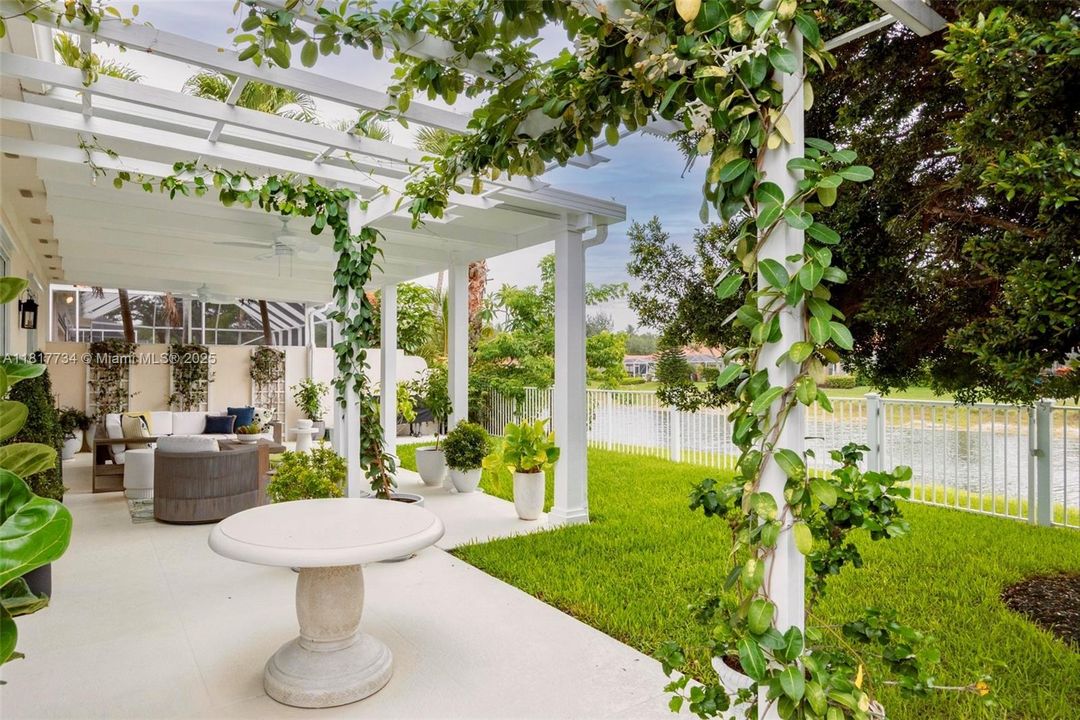 Recently Sold: $849,000 (3 beds, 2 baths, 2199 Square Feet)