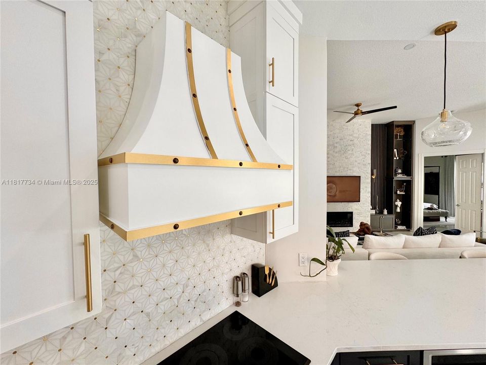 Recently Sold: $849,000 (3 beds, 2 baths, 2199 Square Feet)