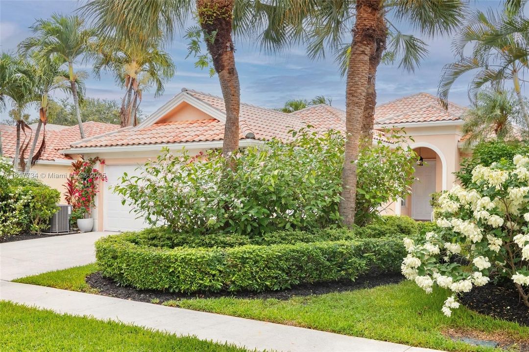 Recently Sold: $849,000 (3 beds, 2 baths, 2199 Square Feet)