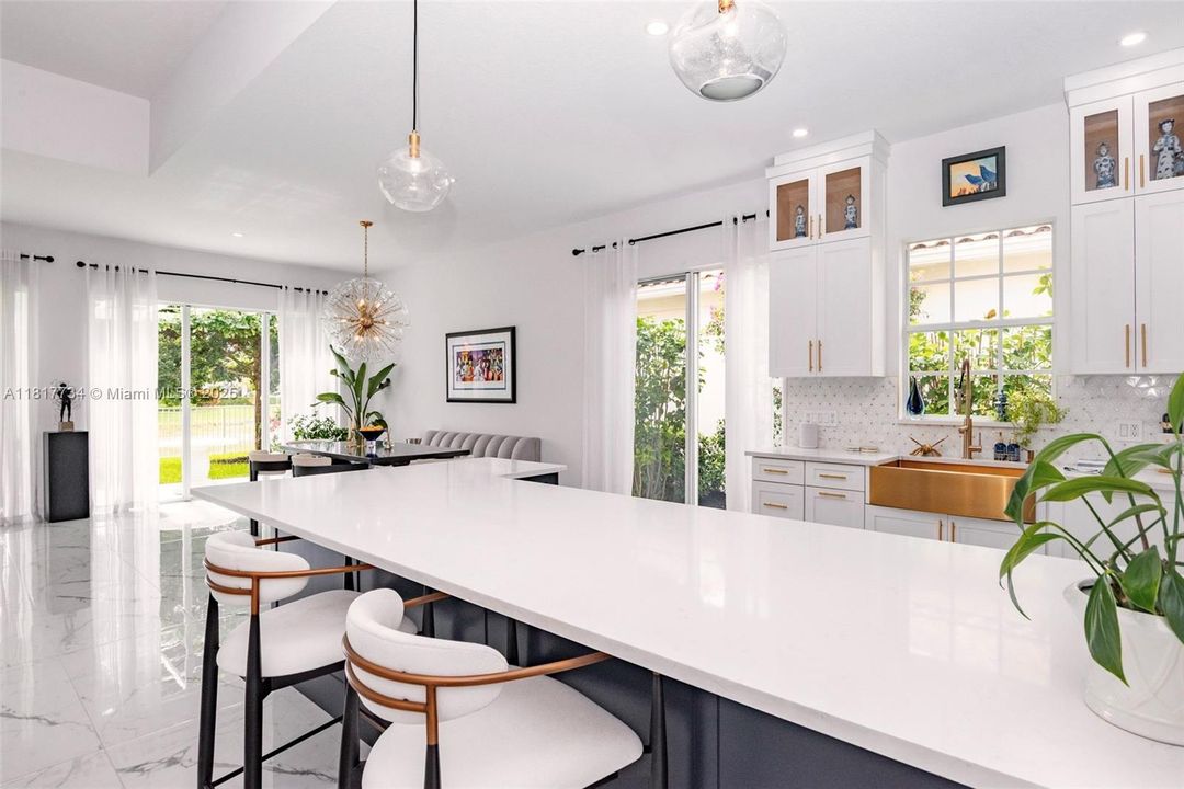 Recently Sold: $849,000 (3 beds, 2 baths, 2199 Square Feet)