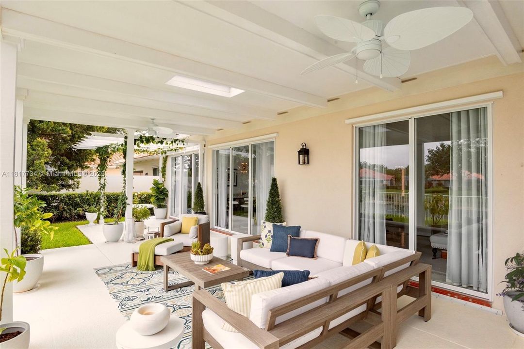 Recently Sold: $849,000 (3 beds, 2 baths, 2199 Square Feet)