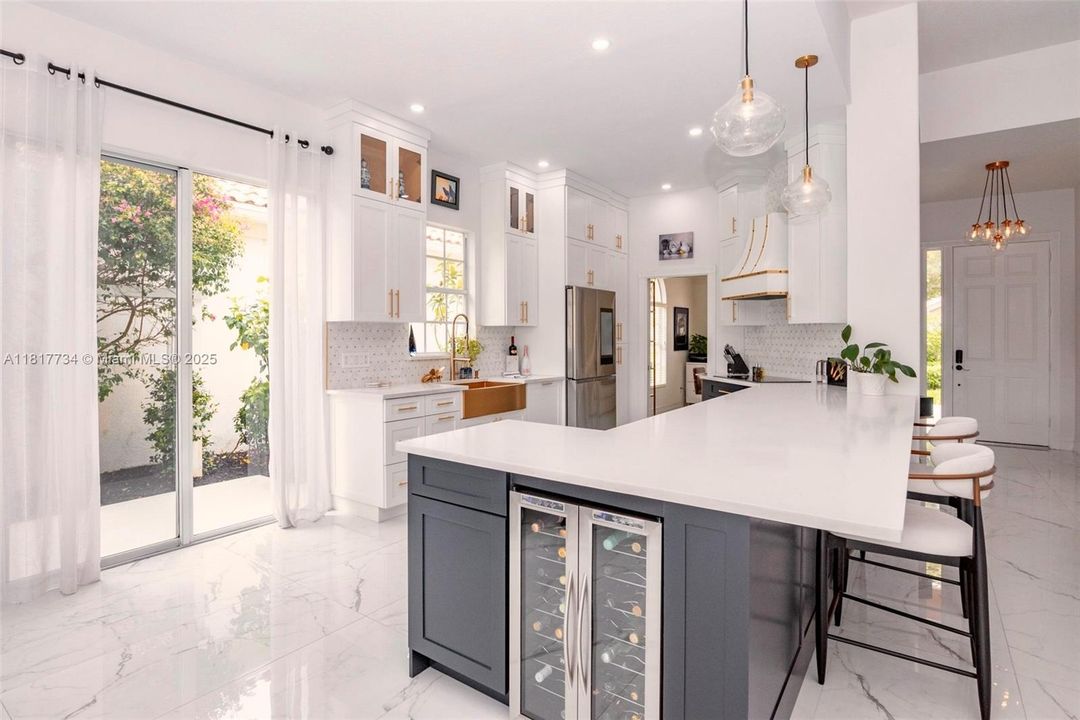 Recently Sold: $849,000 (3 beds, 2 baths, 2199 Square Feet)