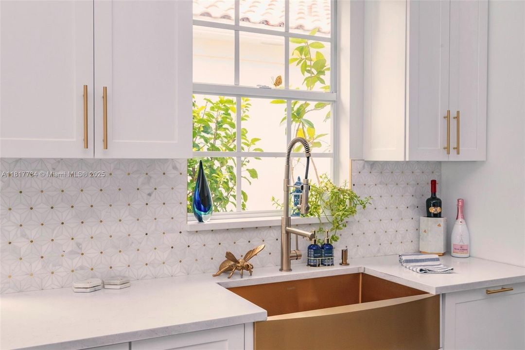 Recently Sold: $849,000 (3 beds, 2 baths, 2199 Square Feet)