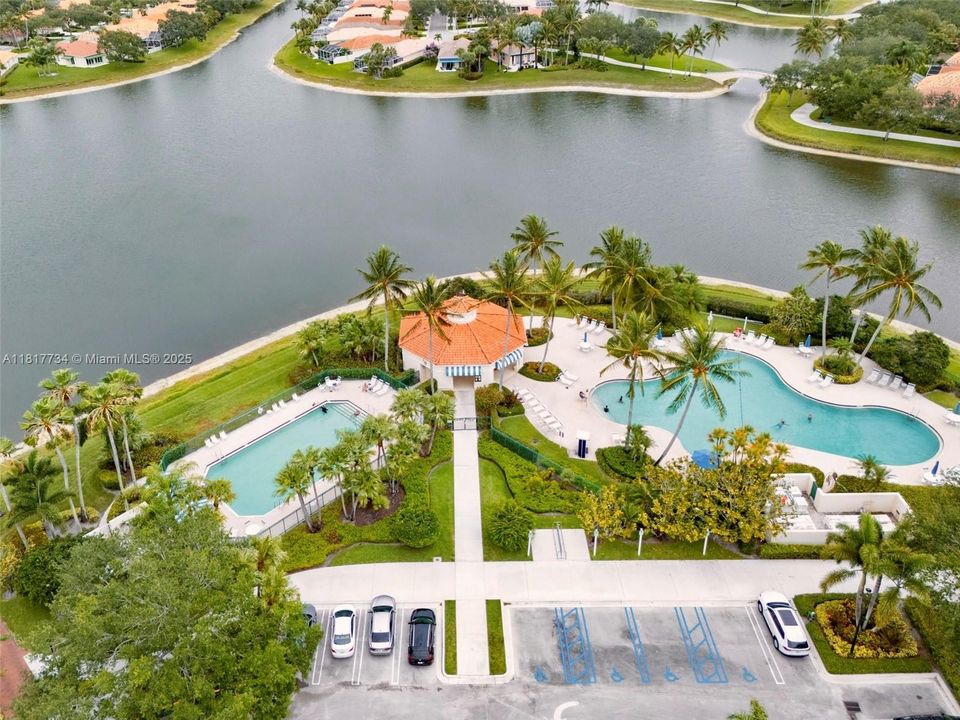 Recently Sold: $849,000 (3 beds, 2 baths, 2199 Square Feet)