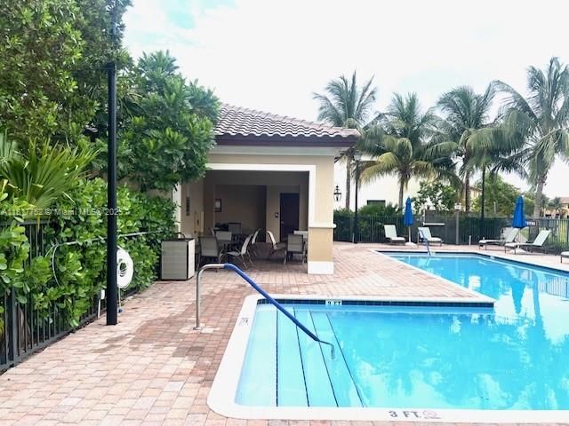 最近租的: $2,850 (3 贝兹, 2 浴室, 1394 平方英尺)