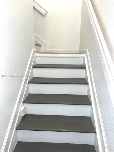 最近租的: $2,850 (3 贝兹, 2 浴室, 1394 平方英尺)