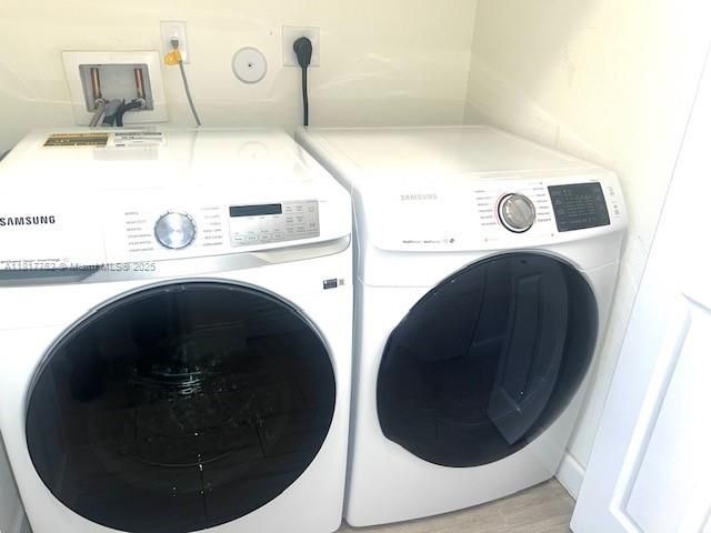 最近租的: $2,850 (3 贝兹, 2 浴室, 1394 平方英尺)