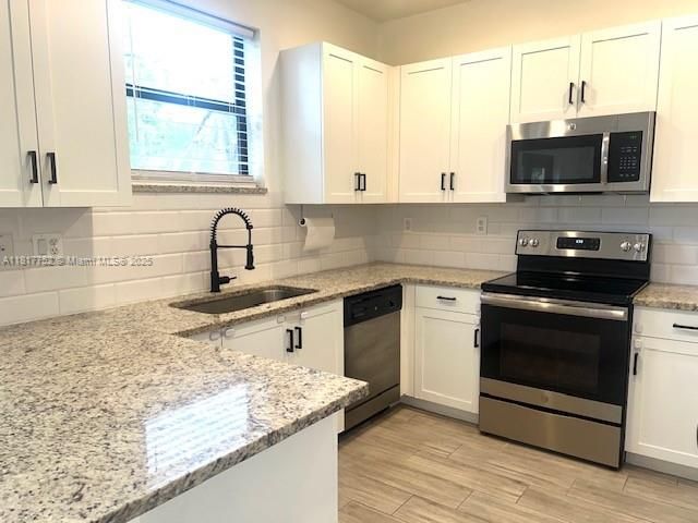 最近租的: $2,850 (3 贝兹, 2 浴室, 1394 平方英尺)