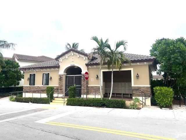 最近租的: $2,850 (3 贝兹, 2 浴室, 1394 平方英尺)