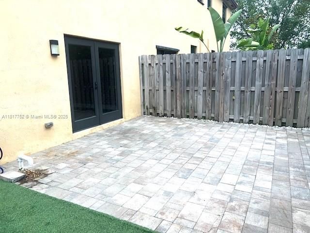 最近租的: $2,850 (3 贝兹, 2 浴室, 1394 平方英尺)