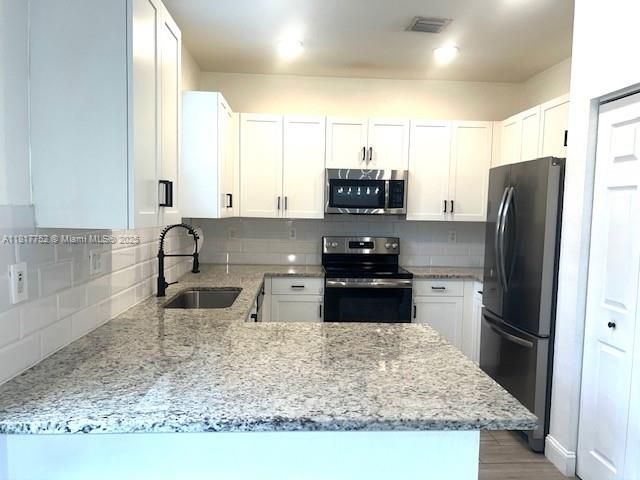 最近租的: $2,850 (3 贝兹, 2 浴室, 1394 平方英尺)