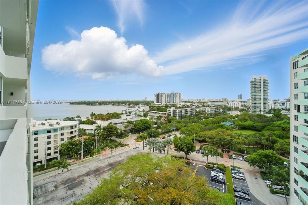 Recently Sold: $470,888 (1 beds, 1 baths, 863 Square Feet)