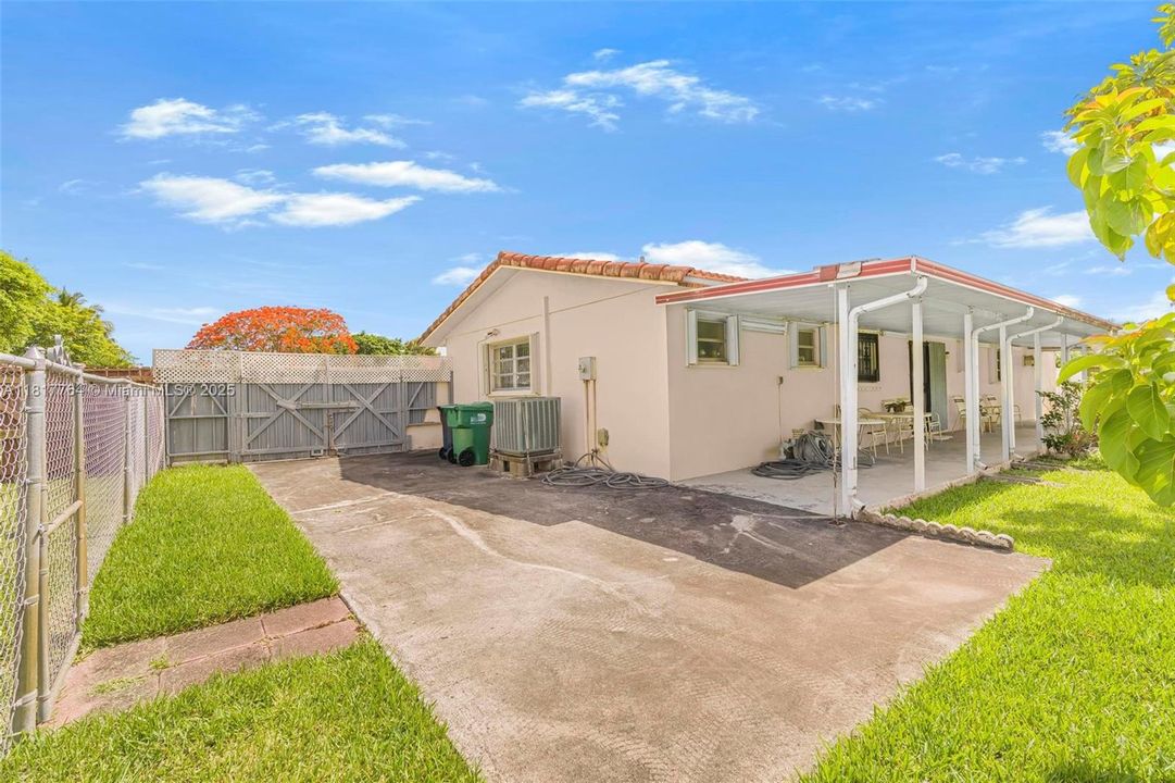 Vendido Recientemente: $680,000 (3 camas, 2 baños, 1325 Pies cuadrados)