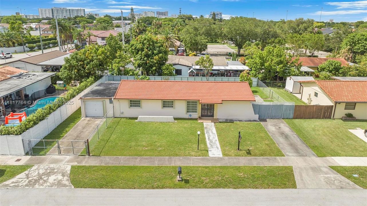 Vendido Recientemente: $680,000 (3 camas, 2 baños, 1325 Pies cuadrados)