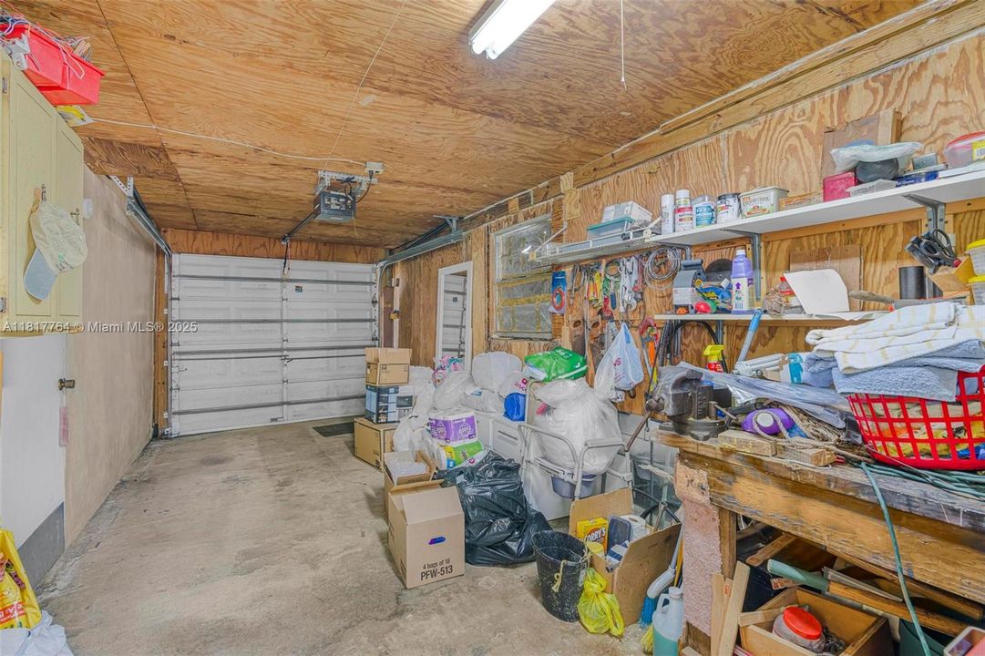 Vendido Recientemente: $680,000 (3 camas, 2 baños, 1325 Pies cuadrados)