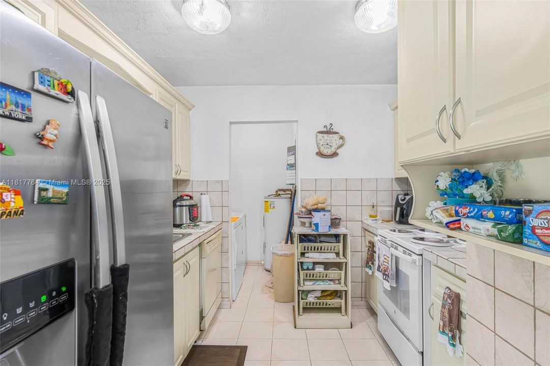 Vendido Recientemente: $680,000 (3 camas, 2 baños, 1325 Pies cuadrados)