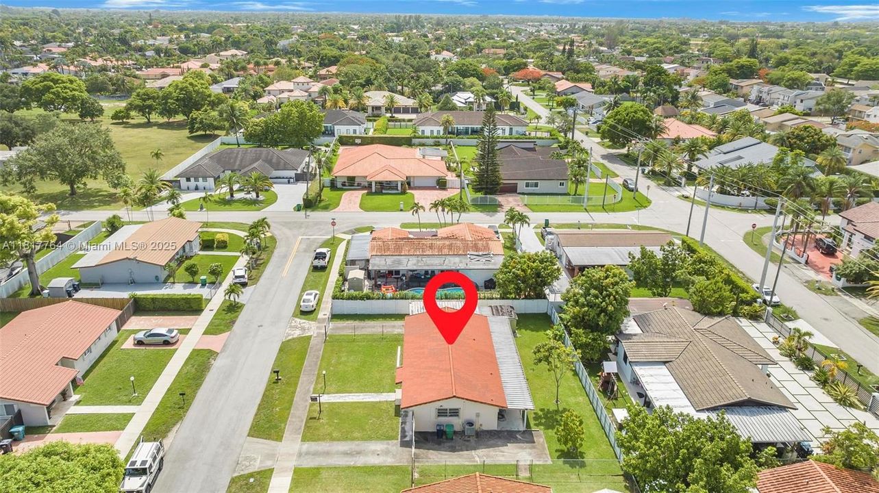 Vendido Recientemente: $680,000 (3 camas, 2 baños, 1325 Pies cuadrados)