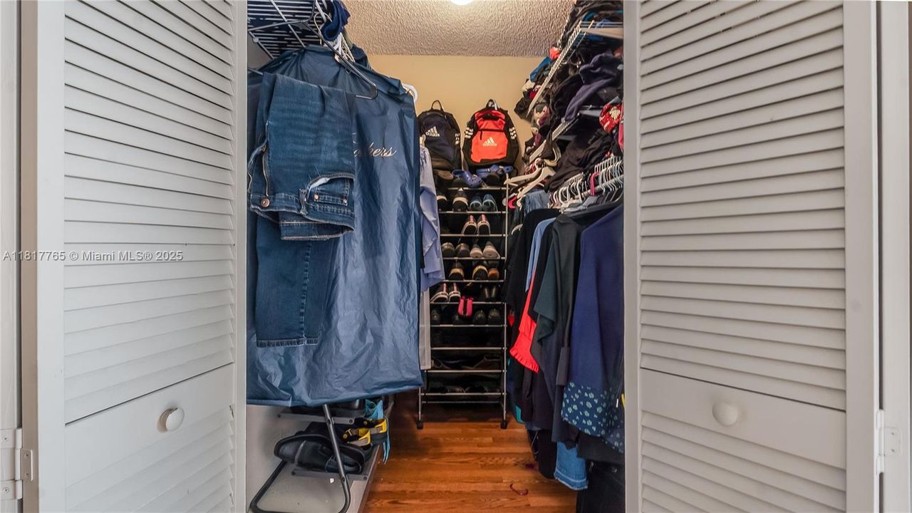 На продажу: $375,000 (2 спален, 2 ванн, 1264 Квадратных фут)