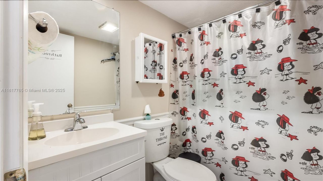 На продажу: $375,000 (2 спален, 2 ванн, 1264 Квадратных фут)