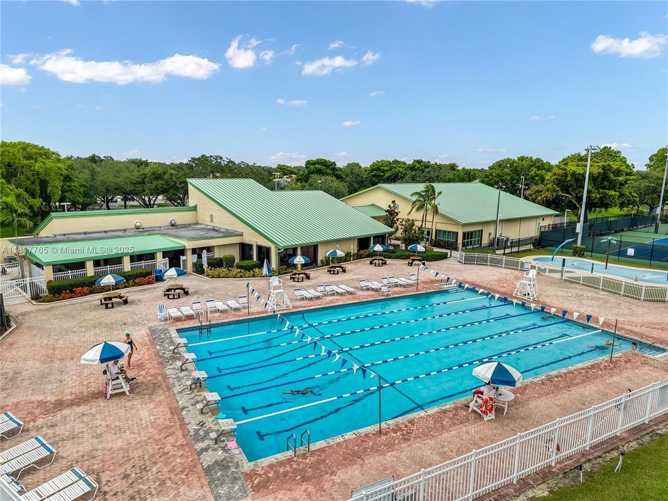 На продажу: $375,000 (2 спален, 2 ванн, 1264 Квадратных фут)